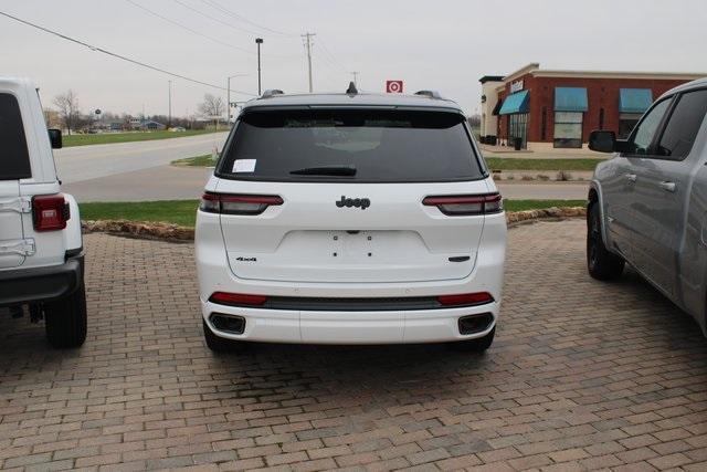 Photo of 2025 Bright White Clearcoat Jeep Grand Cherokee L