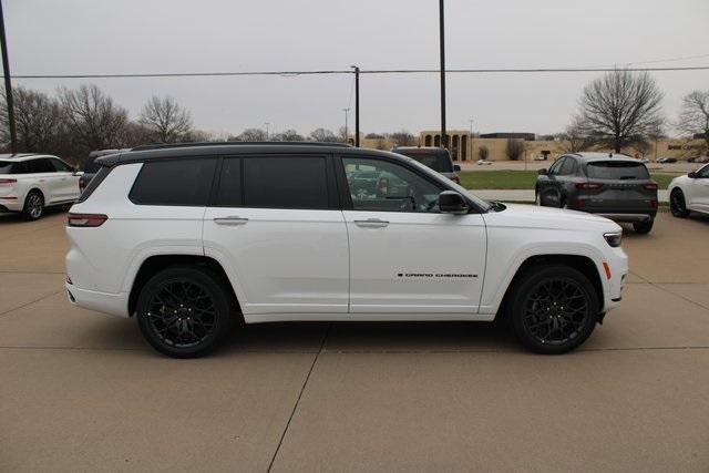 Photo of 2025 Bright White Clearcoat Jeep Grand Cherokee L