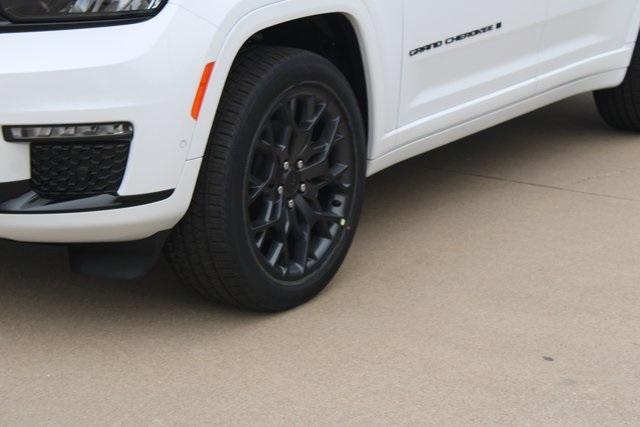 Photo of 2025 Bright White Clearcoat Jeep Grand Cherokee L