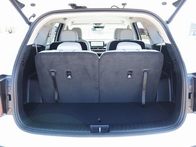 Photo of 2025 Snow White Pearl Kia Sorento Hybrid