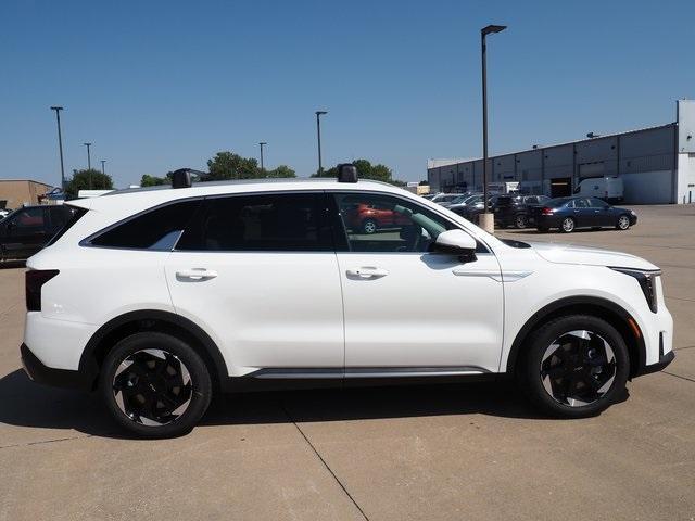 Photo of 2025 Snow White Pearl Kia Sorento Hybrid