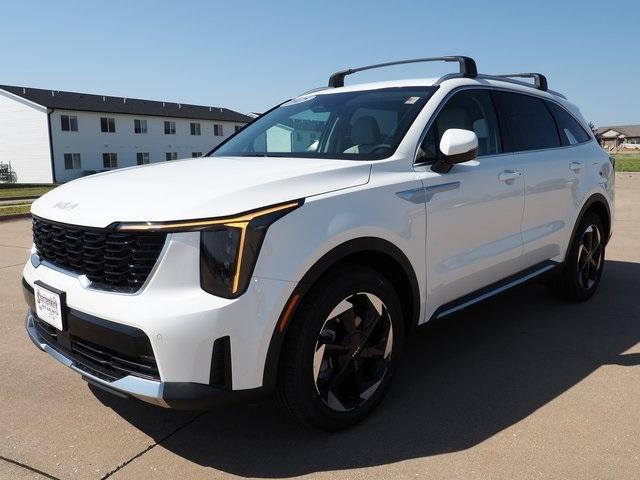 Photo of 2025 Snow White Pearl Kia Sorento Hybrid