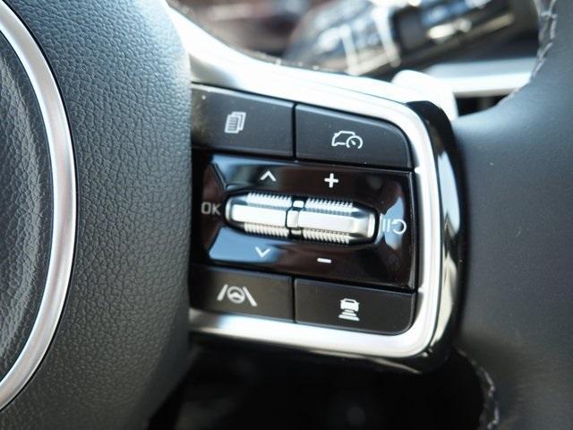 Photo of 2025 Snow White Pearl Kia Sorento Hybrid