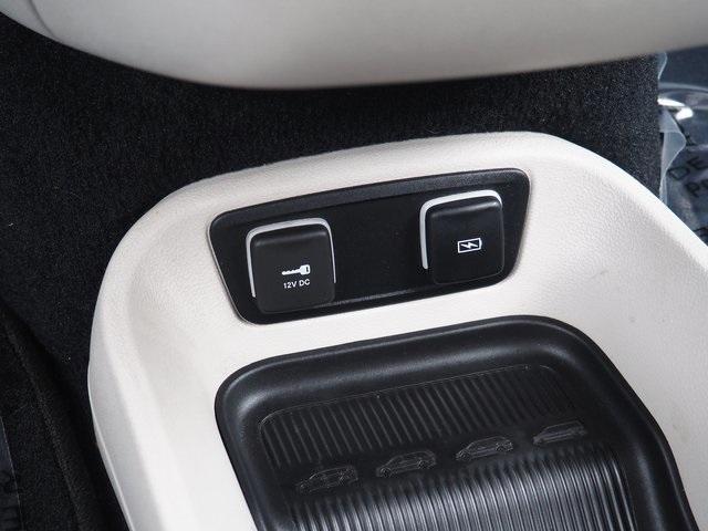 Photo of 2021 Granite Crystal Clearcoat Metallic Chrysler Pacifica