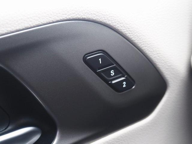 Photo of 2021 Granite Crystal Clearcoat Metallic Chrysler Pacifica