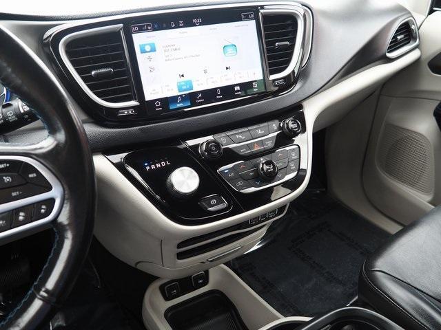 Photo of 2021 Granite Crystal Clearcoat Metallic Chrysler Pacifica