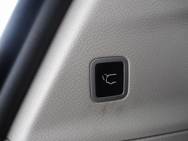 Photo of 2021 Granite Crystal Clearcoat Metallic Chrysler Pacifica