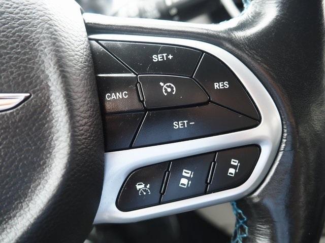 Photo of 2021 Granite Crystal Clearcoat Metallic Chrysler Pacifica