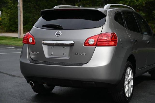 Photo of 2013 Gray Nissan Rogue
