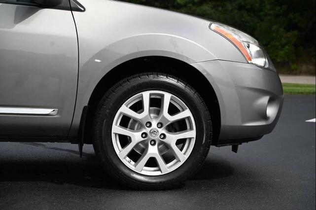 Photo of 2013 Gray Nissan Rogue