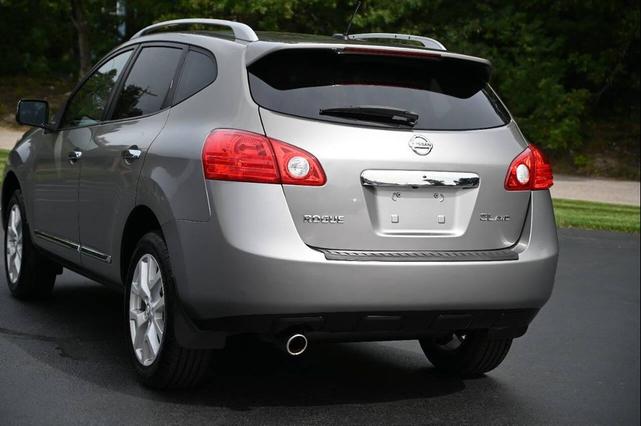 Photo of 2013 Gray Nissan Rogue