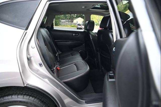 Photo of 2013 Gray Nissan Rogue