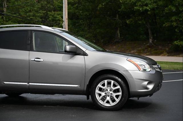 Photo of 2013 Gray Nissan Rogue