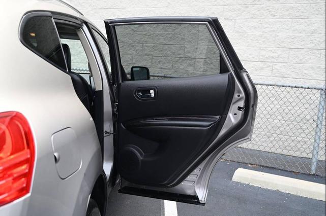 Photo of 2013 Gray Nissan Rogue