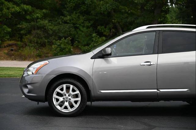 Photo of 2013 Gray Nissan Rogue