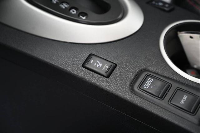 Photo of 2013 Gray Nissan Rogue