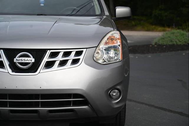 Photo of 2013 Gray Nissan Rogue