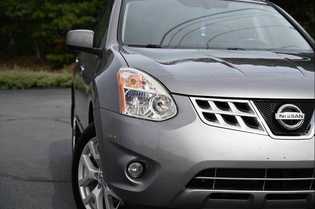 Photo of 2013 Gray Nissan Rogue