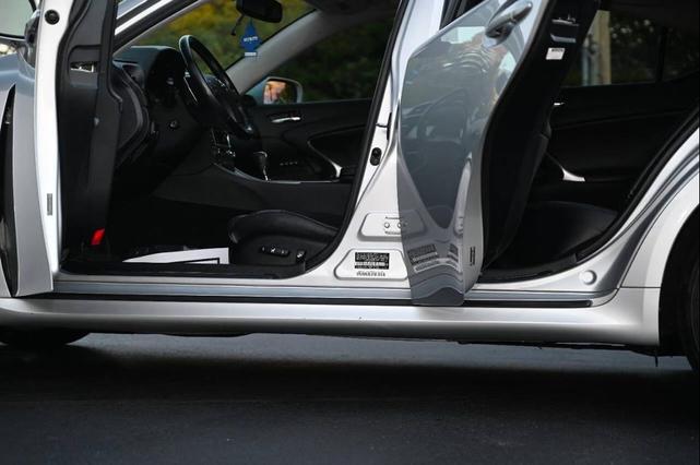 Photo of 2010 Silver Lexus IS 250