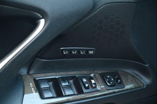 Photo of 2010 Silver Lexus IS 250