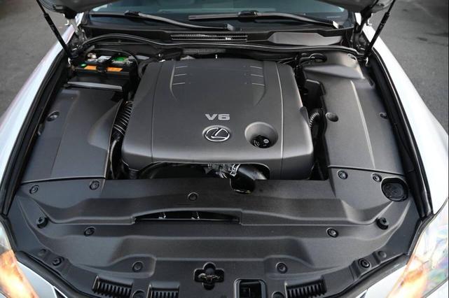 Photo of 2010 Silver Lexus IS 250