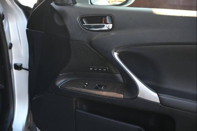 Photo of 2010 Silver Lexus IS 250