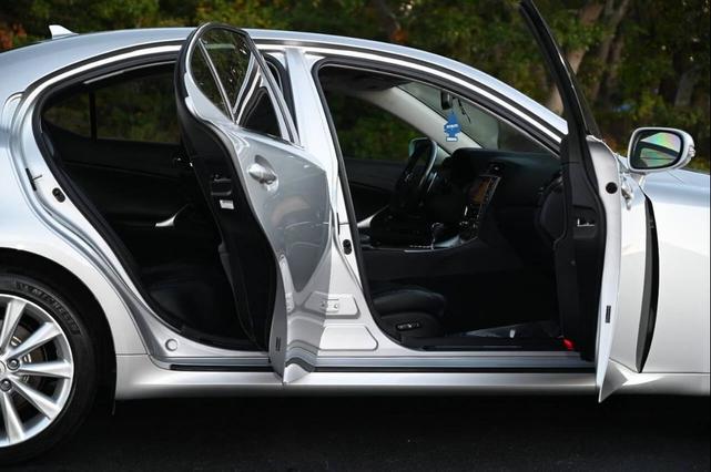 Photo of 2010 Silver Lexus IS 250