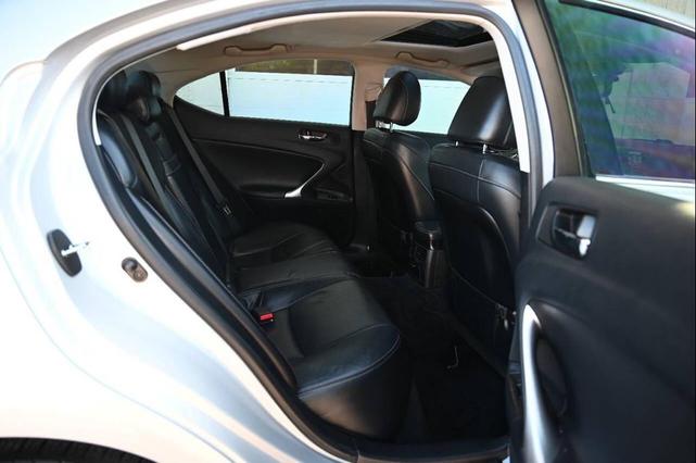 Photo of 2010 Silver Lexus IS 250