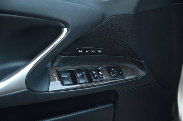 Photo of 2010 Silver Lexus IS 250
