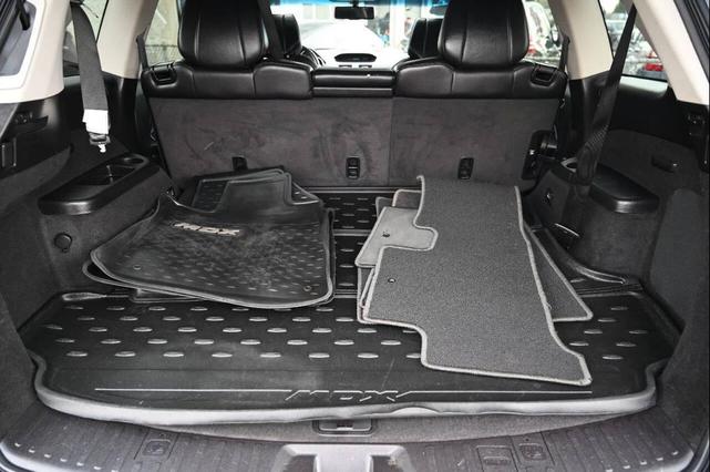 Photo of 2013 Black Acura MDX