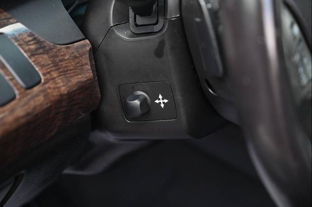 Photo of 2013 Black Acura MDX