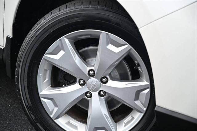 Photo of 2014 White Subaru Forester