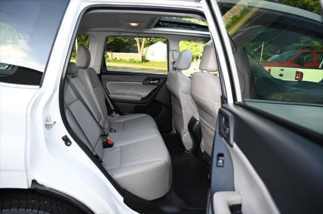 Photo of 2014 White Subaru Forester