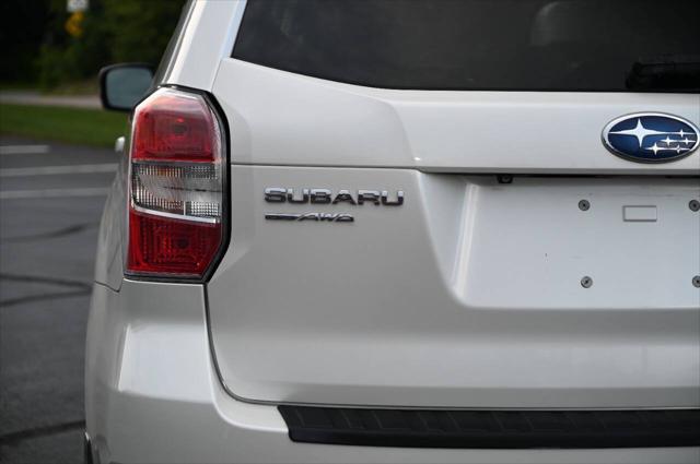 Photo of 2014 White Subaru Forester