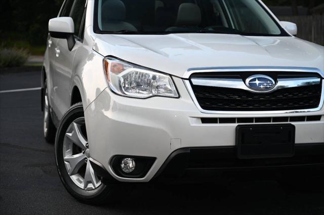 Photo of 2014 White Subaru Forester