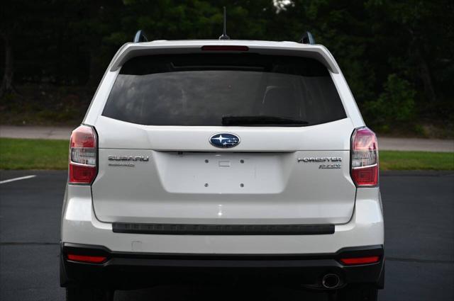 Photo of 2014 White Subaru Forester