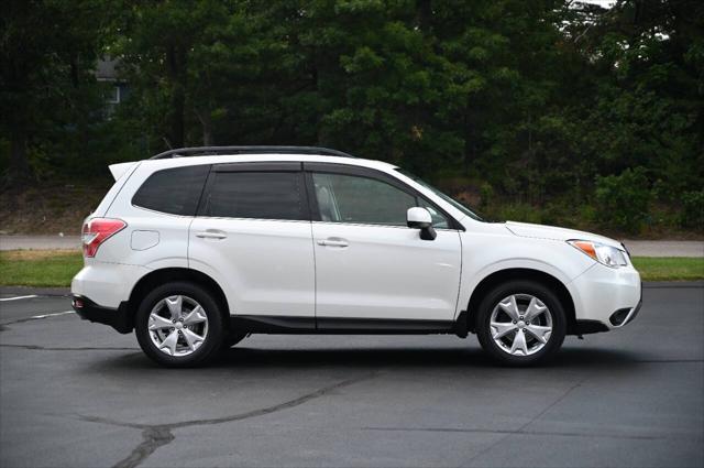Photo of 2014 White Subaru Forester