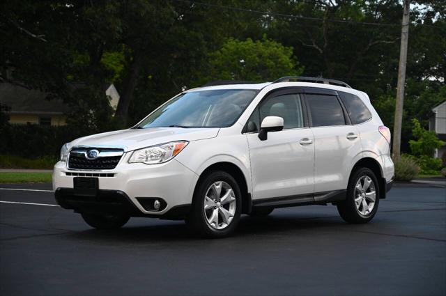 Photo of 2014 White Subaru Forester