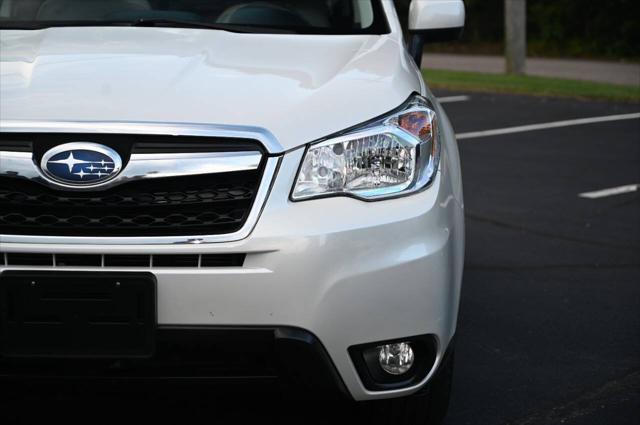 Photo of 2014 White Subaru Forester