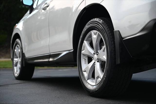 Photo of 2014 White Subaru Forester