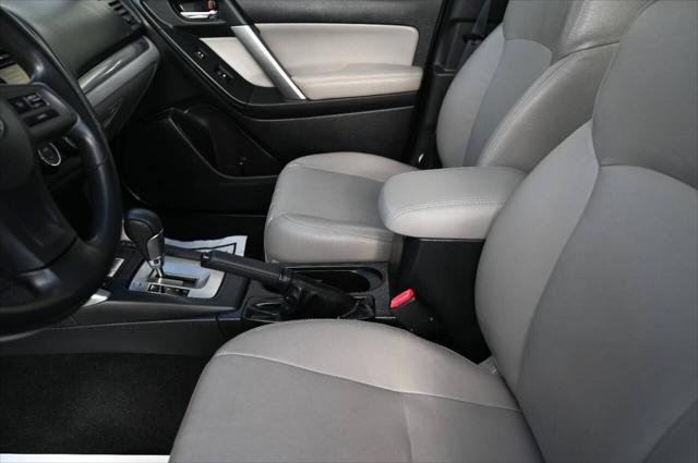 Photo of 2014 White Subaru Forester