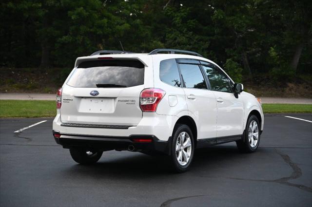 Photo of 2014 White Subaru Forester