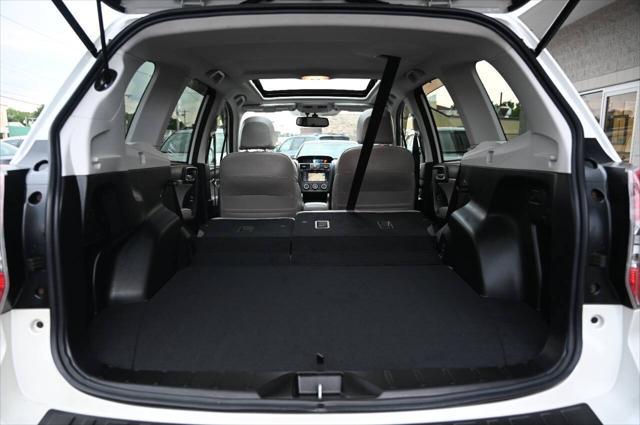 Photo of 2014 White Subaru Forester