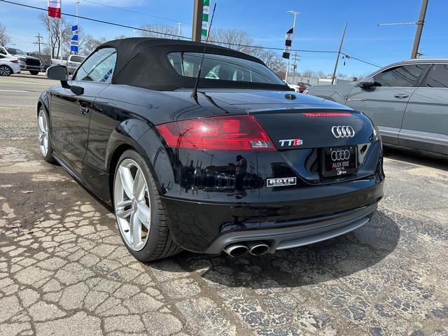 Photo of 2015 Phantom Black Pearl Effect/Black Roof Audi TTS