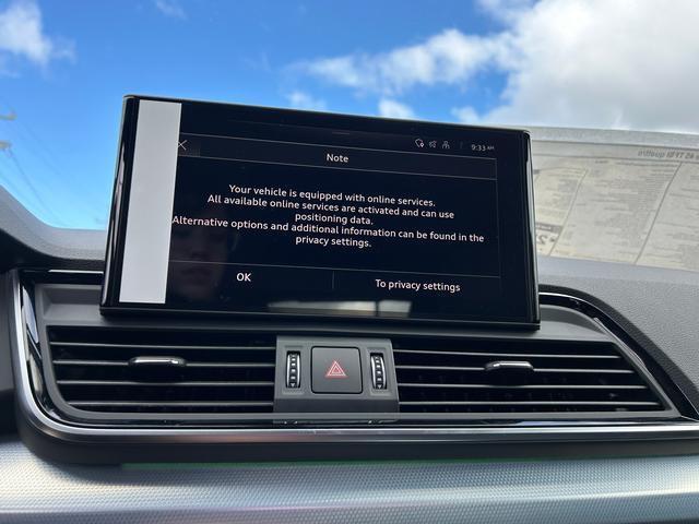 Photo of 2025 Glacier White Metallic Audi Q5