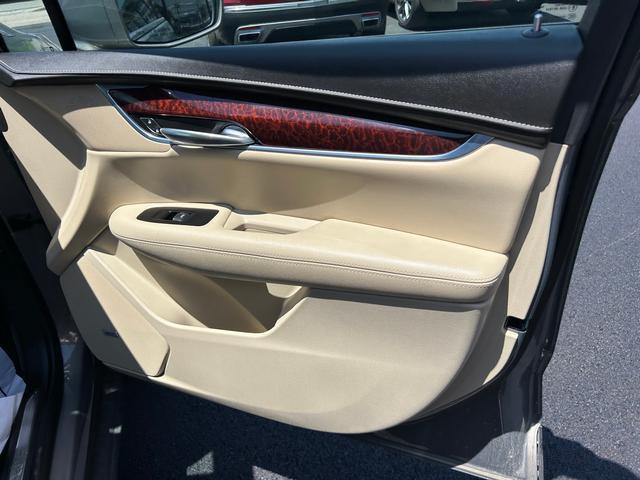 Photo of 2018 Bronze Dune Metallic Cadillac XT5