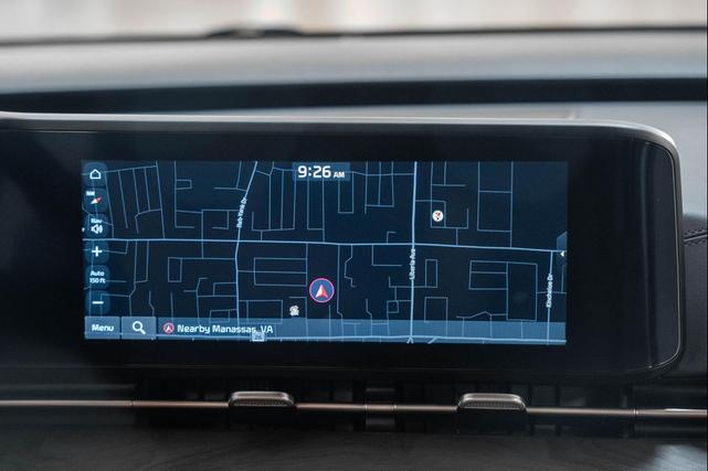 Photo of 2024 Ceramic Silver Kia Carnival