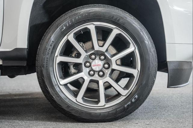 Photo of 2022 Summit White GMC Canyon