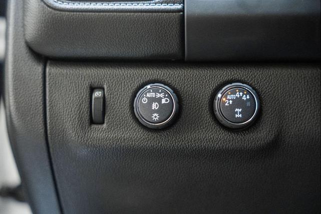 Photo of 2022 Summit White GMC Canyon