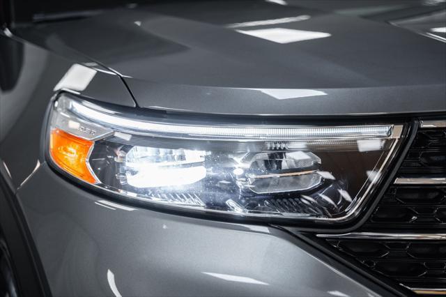 Photo of 2023 Carbonized Gray Metallic Ford Explorer